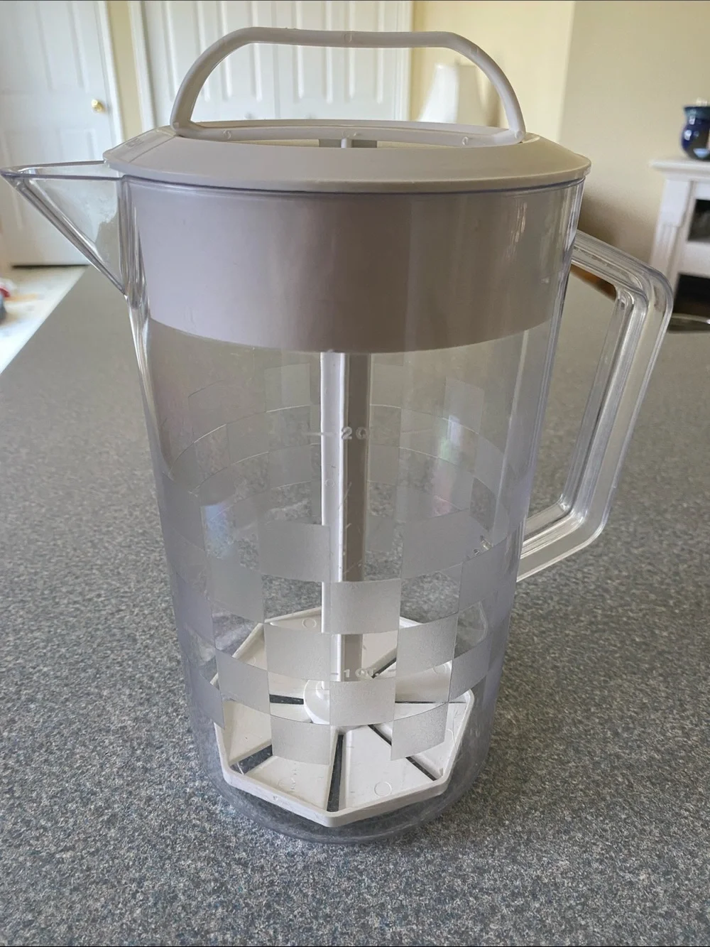 Pampered Chef Clear Plastic Pitcher with a White Infuser - Home Kitchen